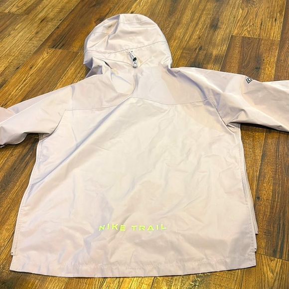 Nike trail rain jacket - Picture 3 of 4